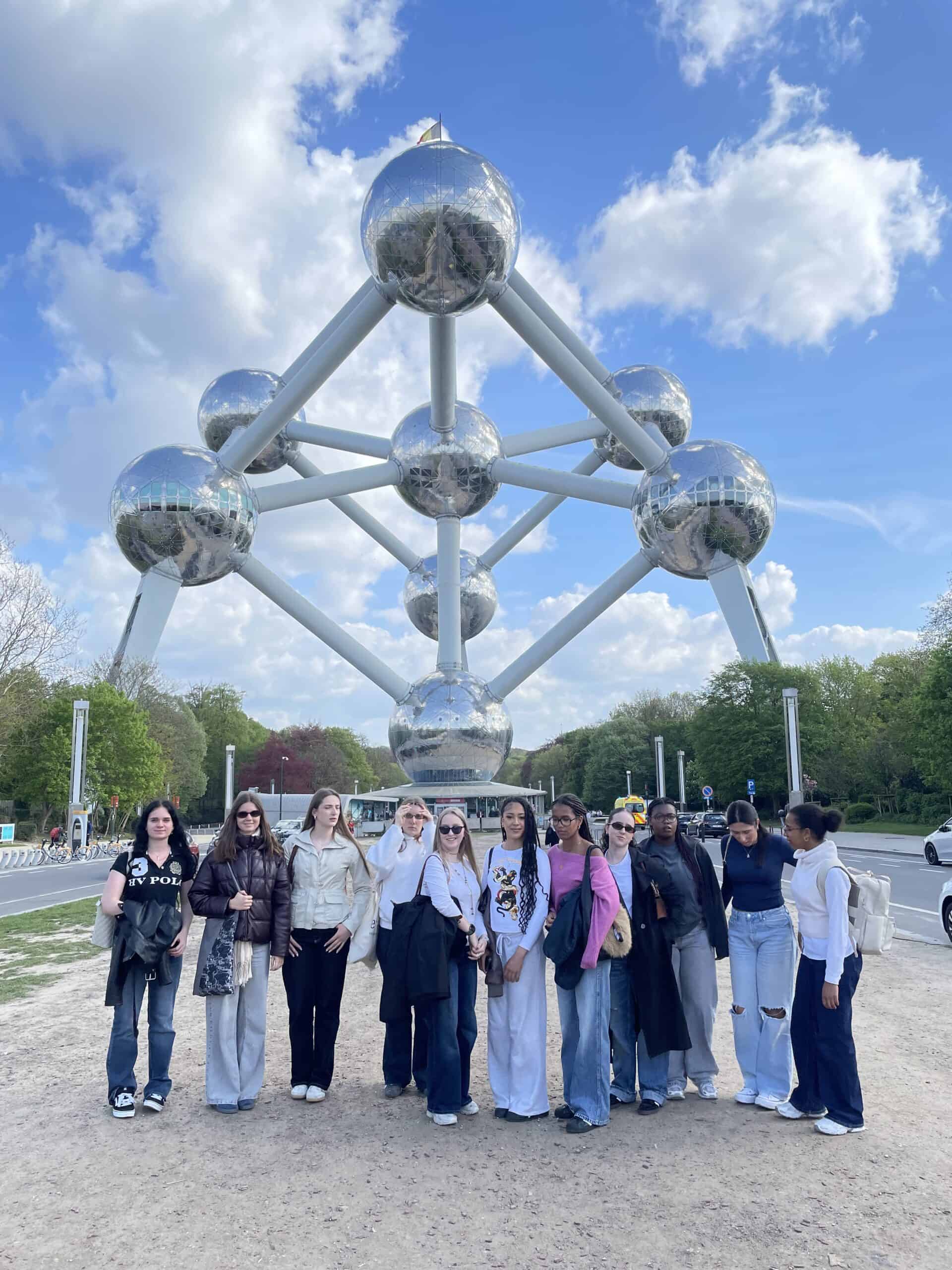 7_Atomium
