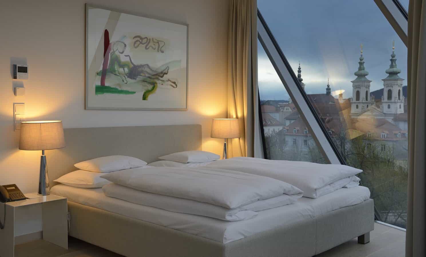 2021-schlossberghotel-a1-bedroom.c05d1e58